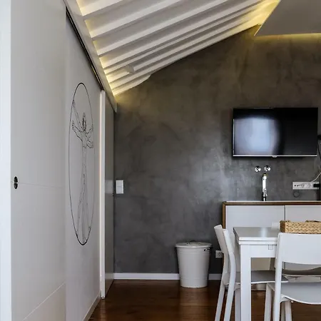Alfama Riverview Apartman *